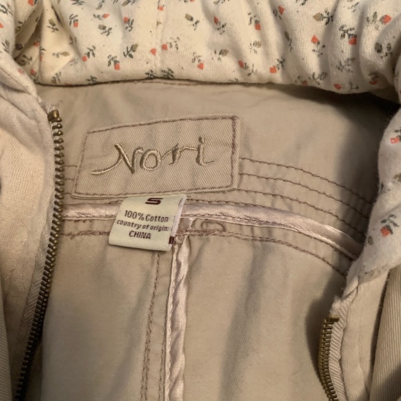 Jacket - Picture 3 of 4